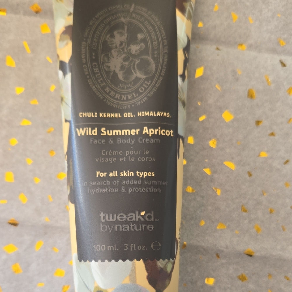 Wild Summer Apricot Moisturizer - Cream & Gold